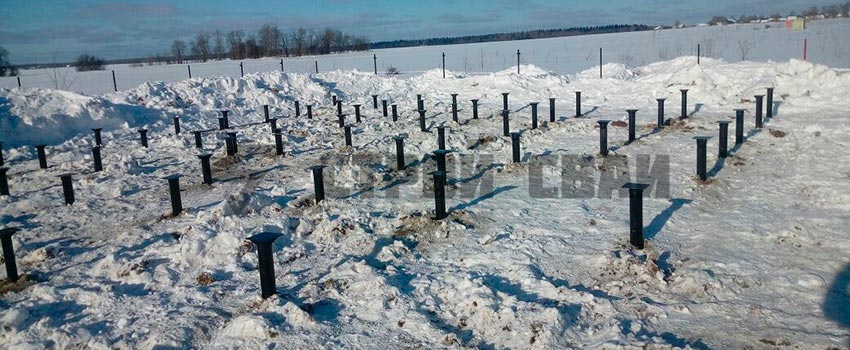 Установка свайно-винтового фундамента зимой